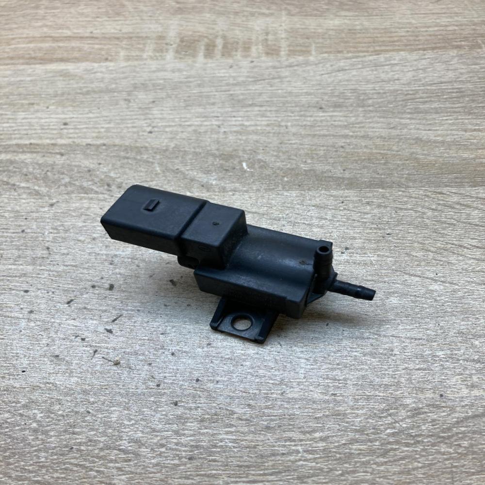 037906283D   Vacuum valve Volkswagen PASSAT B6