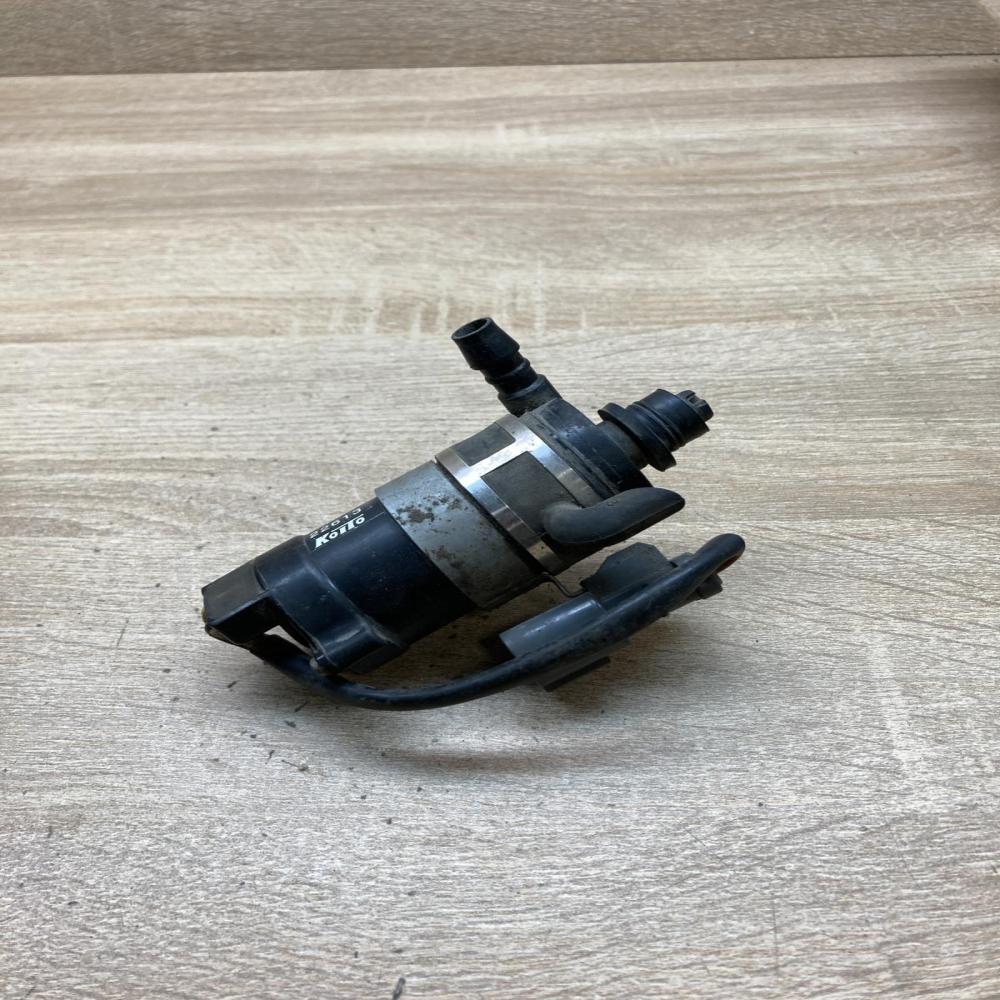 22613   Windscreen/windshield washer pump Honda CR-V