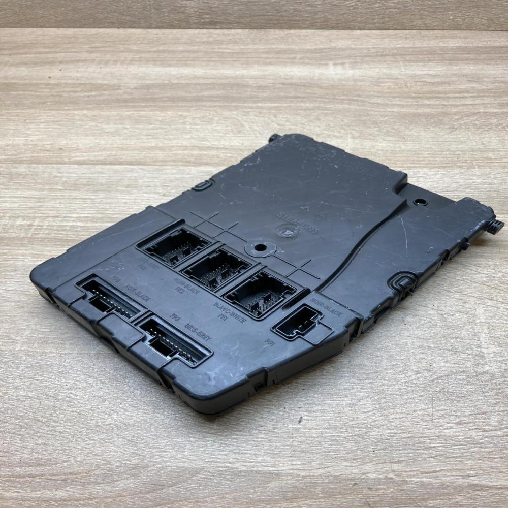 8200309690   Comfort/convenience module Renault Megane II