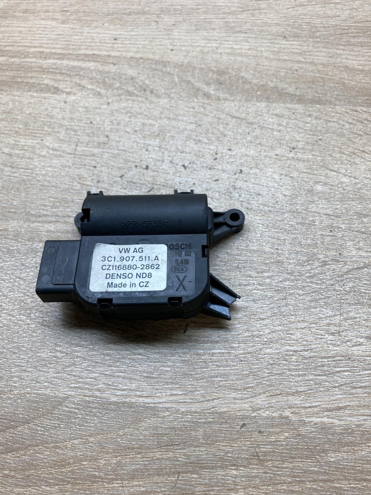 3C1907511A   Air flap motor/actuator Volkswagen PASSAT B6