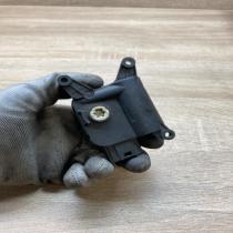 0132801363   Air flap motor/actuator Volkswagen PASSAT B6