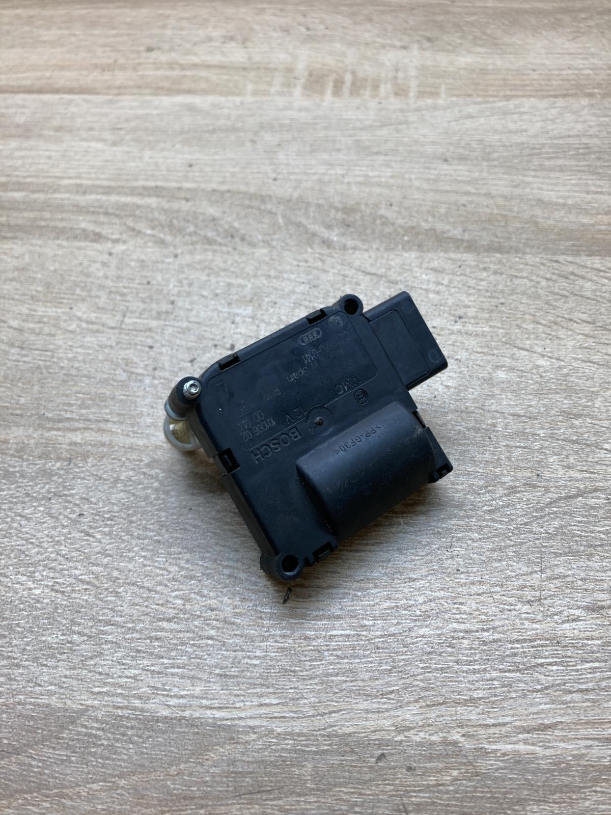 4F0820511A 0132601359  Air flap motor/actuator Audi A6 S6 C6 4F