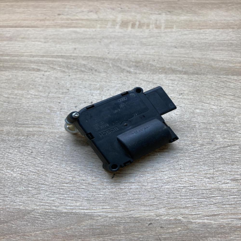 4F0820511A 0132601359  Air flap motor/actuator Audi A6 S6 C6 4F
