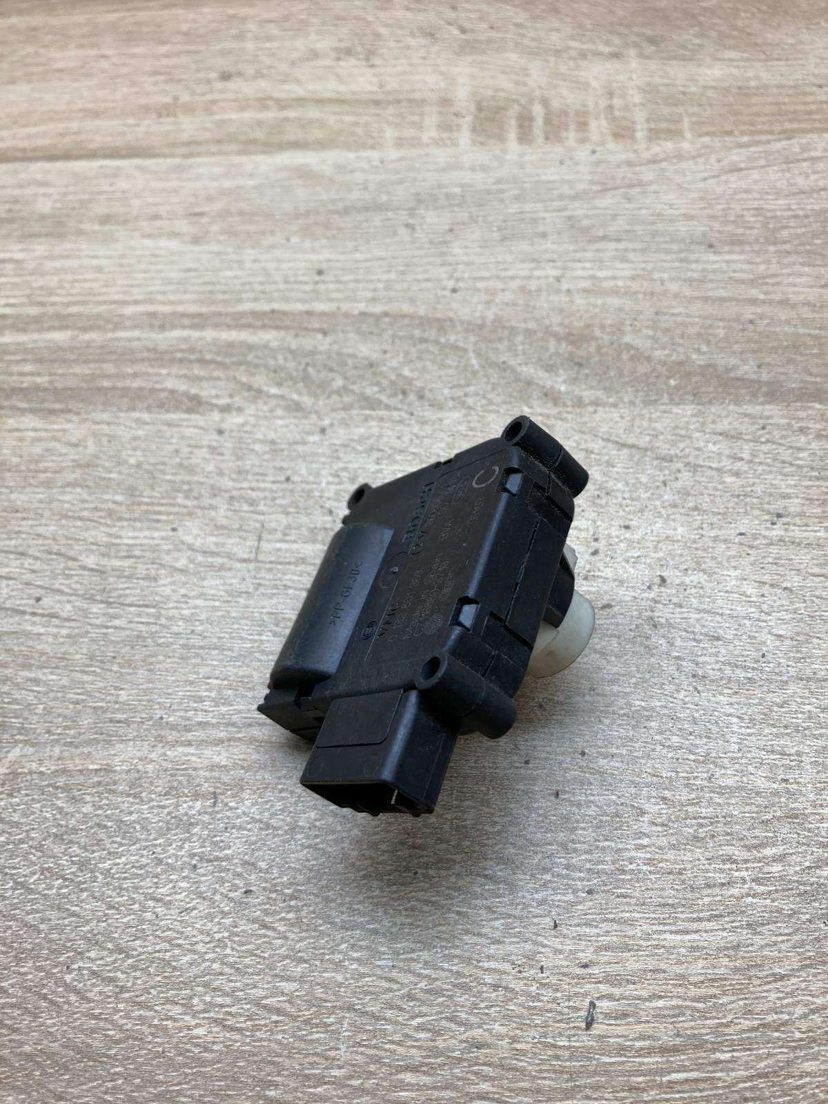 4F0820511B 0132801369  Air flap motor/actuator Audi A6 S6 C6 4F