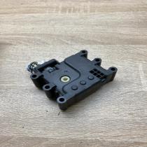 5W19F   Air flap motor/actuator Nissan Primera