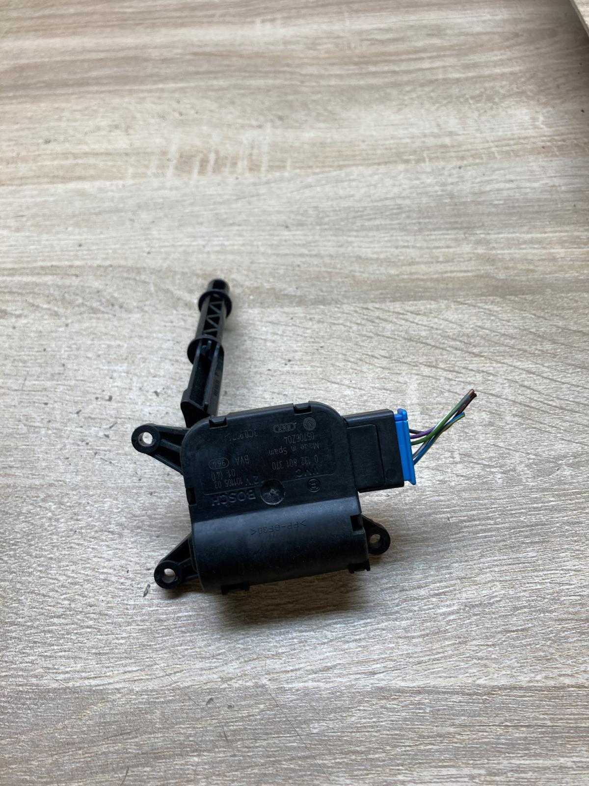 3C0907511 0132801370 05706 007 Air flap motor/actuator Volkswagen PASSAT B6