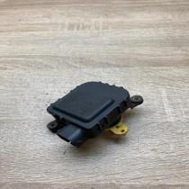 8D2820511C 0132801244  Air flap motor/actuator Audi A4 S4 B5 8D