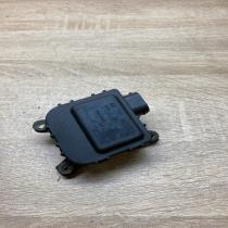 8D2820511C 0132801244  Air flap motor/actuator Audi A4 S4 B5 8D