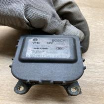 8D2820511C 0132801244  Air flap motor/actuator Audi A4 S4 B5 8D