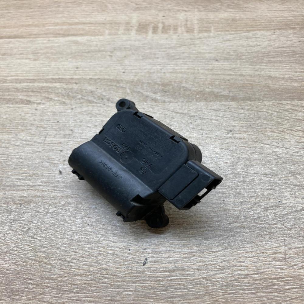 8E1820511D 0132801305  Air flap motor/actuator Audi A4 S4 B6 8E 8H