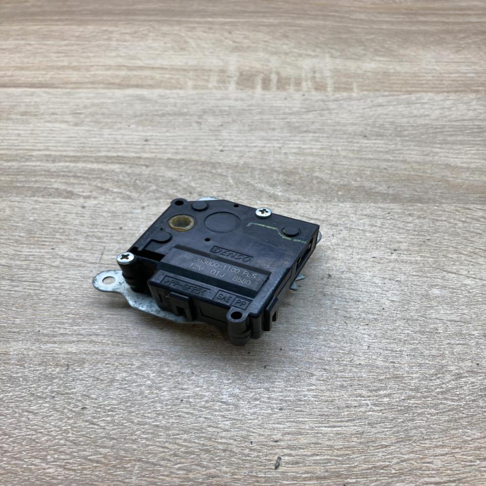 063800 1100 0638001100  Air flap motor/actuator Toyota RAV 4 (XA30)