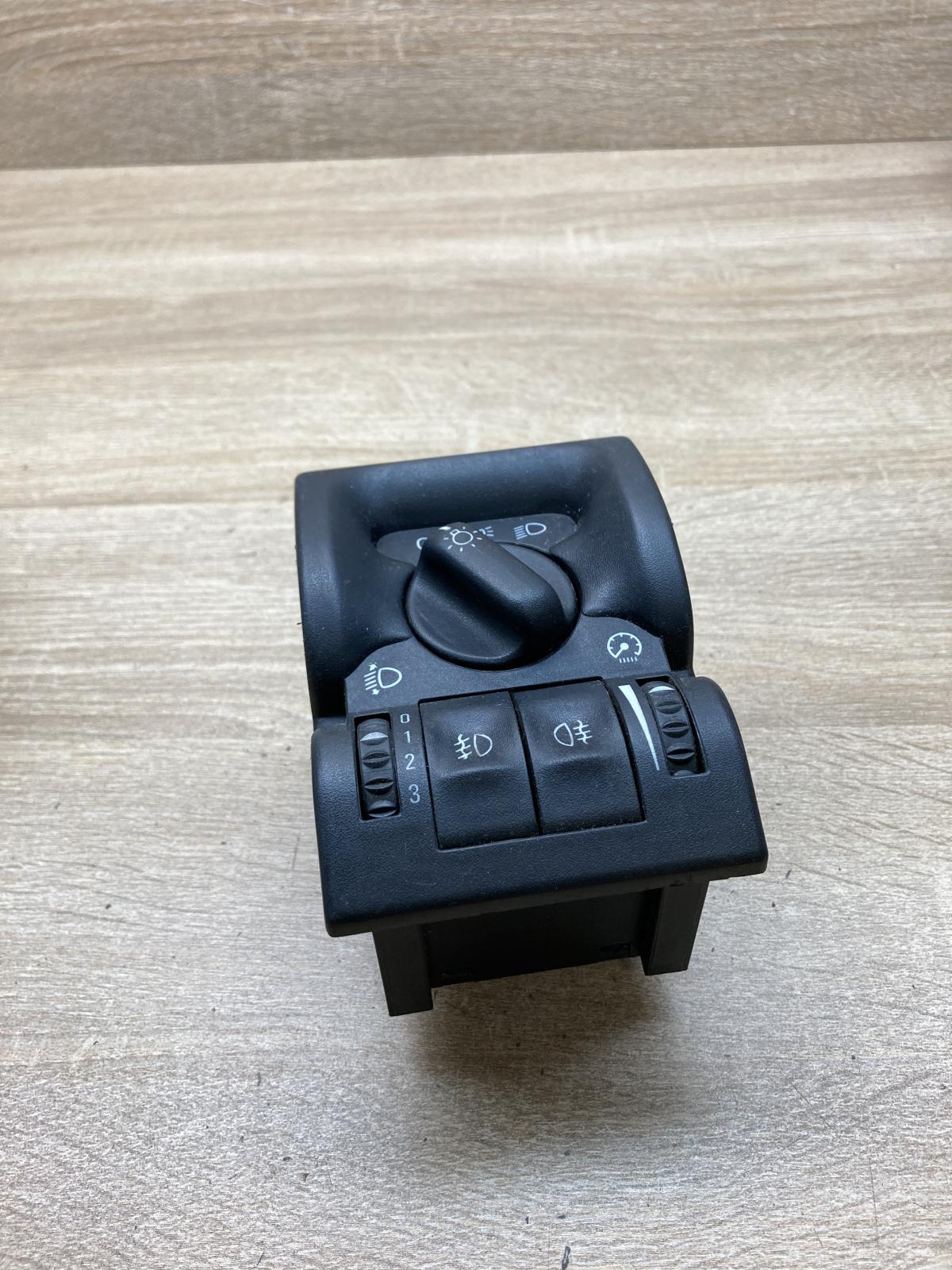 90504968 90569814  Light switch Opel Vectra B