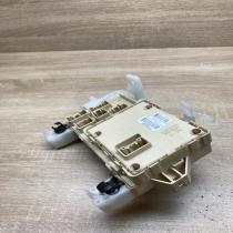 89221 0F010 892210F010  Fuse module Toyota Corolla Verso AR10