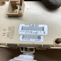 89221 0F010 892210F010  Fuse module Toyota Corolla Verso AR10