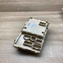 82641 05020 A 8264105020A  Fuse module Toyota Avensis T250