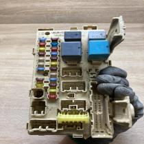 82641 05020 A 8264105020A  Fuse module Toyota Avensis T250