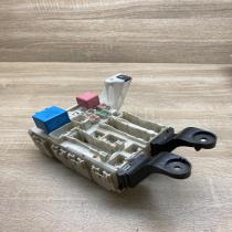 82730 05170 C 8273005170C  Fuse module Toyota Avensis T270