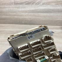 TOYOTA Fuse module 81980 50030  Fuse module Toyota RAV 4 (XA20)