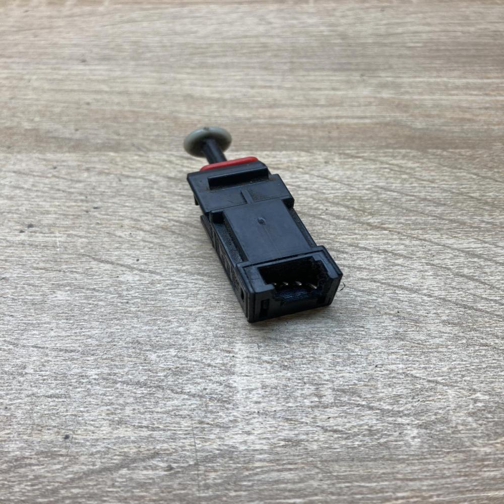 55701395   Brake pedal sensor switch Opel Astra H