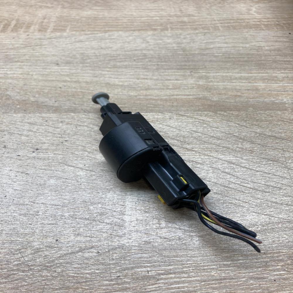 09132299 09175172  Brake pedal sensor switch Opel Astra G