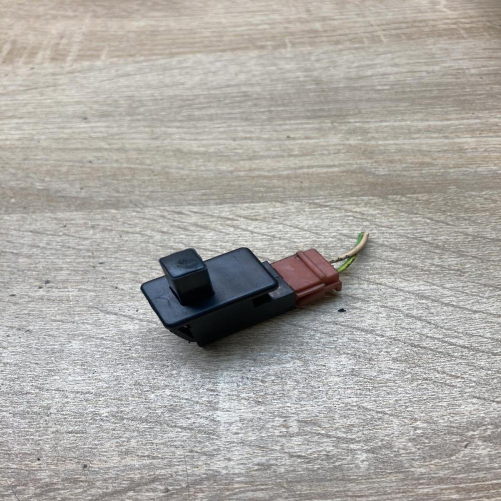 2254817   Brake pedal sensor switch Peugeot 607