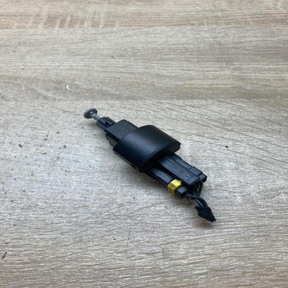 15611J OPEL Brake pedal switch  Brake pedal sensor switch Opel Astra H