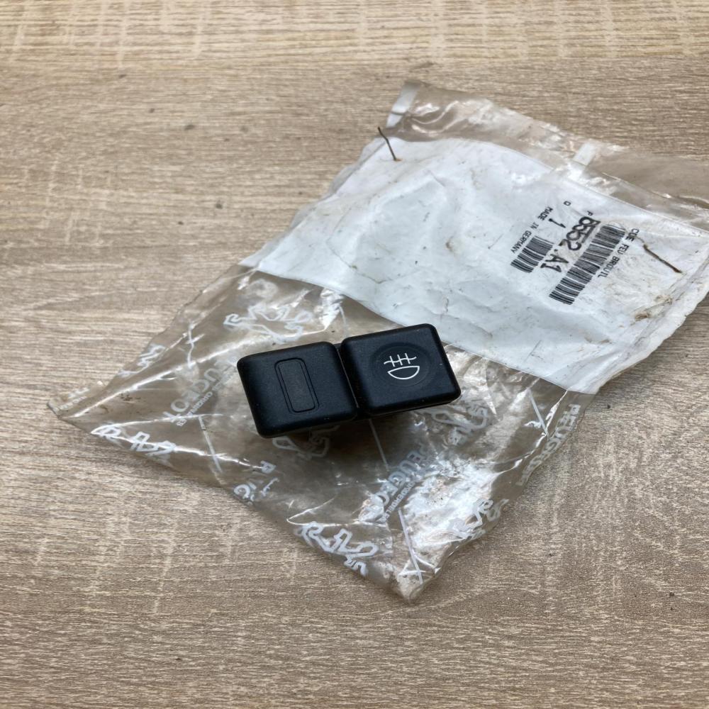 6552A1   Fog light switch Peugeot 605