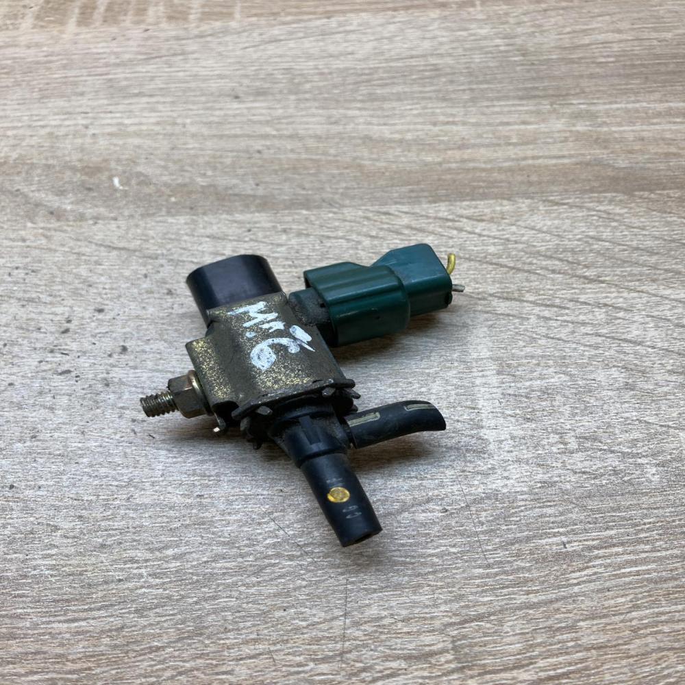 K5T46593   Vacuum valve Mazda 6