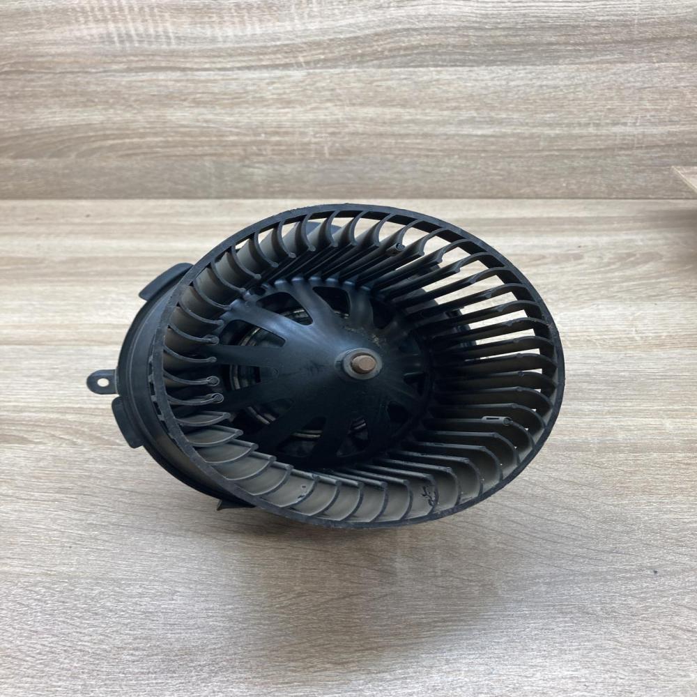 6424501   Heater fan/blower Peugeot 206