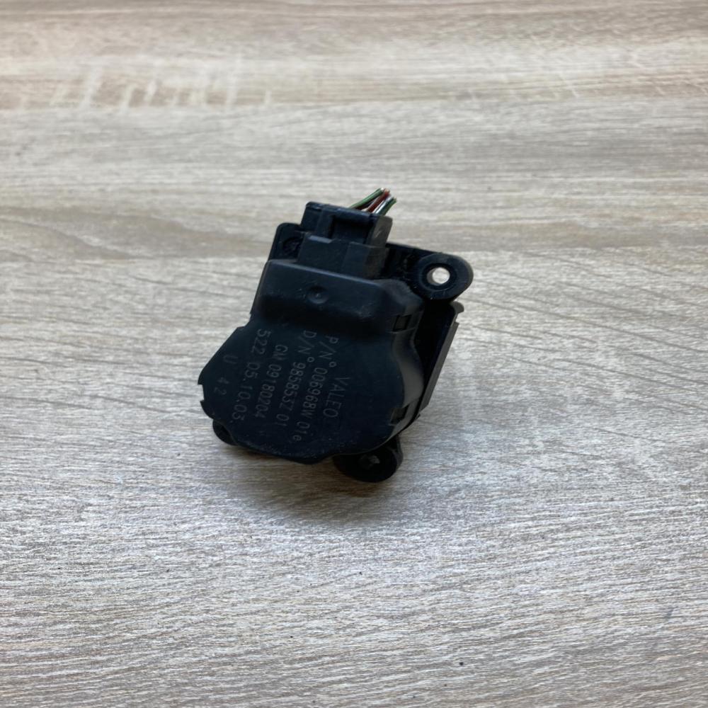 09180204 006968W  Air flap motor/actuator Opel Signum