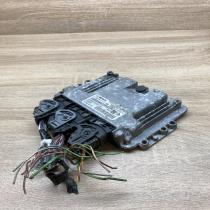 9664843780 0281013872  Engine control unit/module ECU Peugeot 308