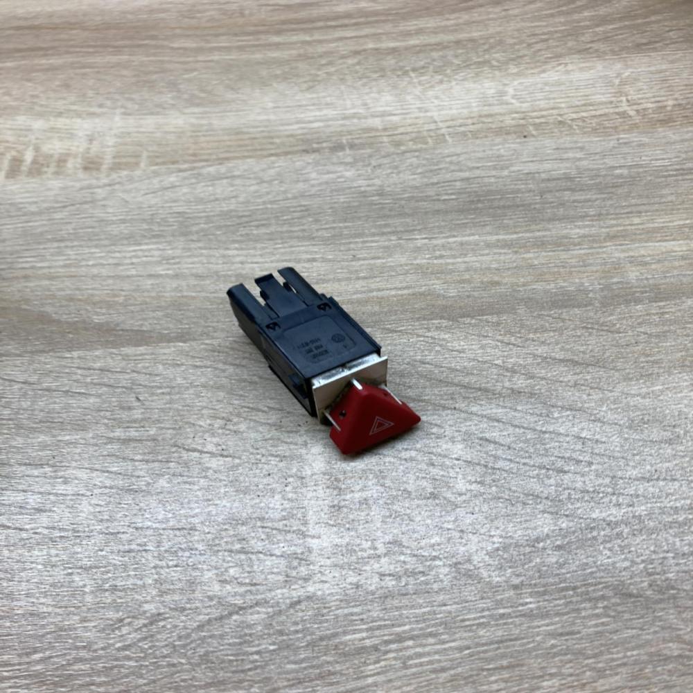 3C0953509A   Hazard light switch Volkswagen PASSAT B6