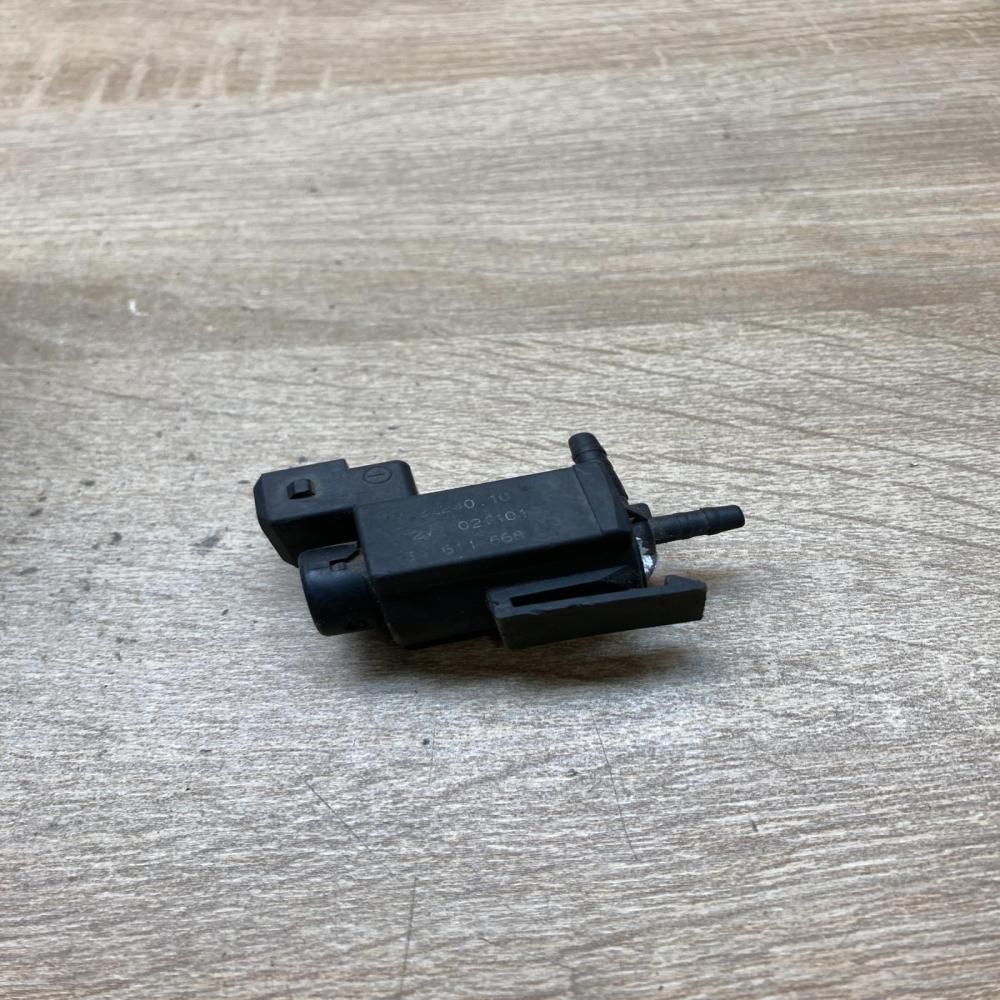 30611668   Vacuum valve Volvo V70
