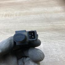 30611668   Vacuum valve Volvo V70