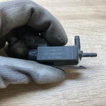 30611668   Vacuum valve Volvo V70