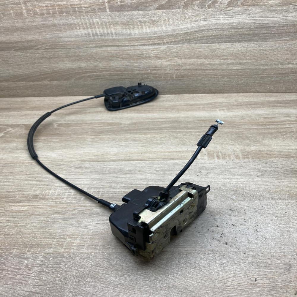 82671 AV601 500670006  Rear door lock Nissan Primera