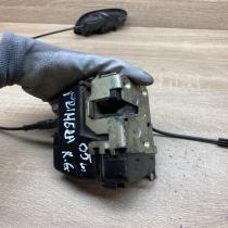 82671 AV601 500670006  Rear door lock Nissan Primera