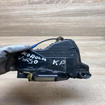 TOYOTA DOOR LOCK   Front door lock Toyota Corolla Verso E121