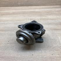 038131501S 038129637D  EGR valve Volkswagen PASSAT B6
