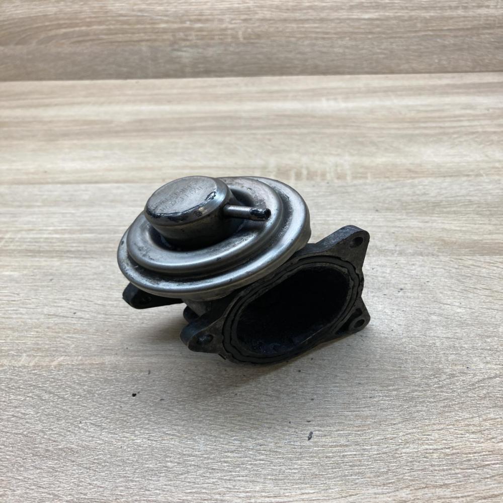 038131501S   EGR valve Volkswagen PASSAT B6