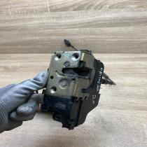 050060 BRR467  Front door lock Nissan Primera
