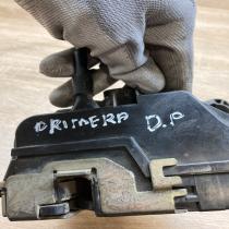 050060 BRR467  Front door lock Nissan Primera