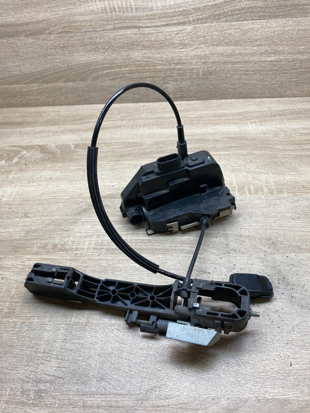 050020 PRIMERA door lock  Front door lock Nissan Primera