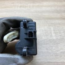 3J110 30840   Air flap motor/actuator Nissan X-Trail T30