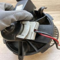 5576701   Heater fan/blower Peugeot 206