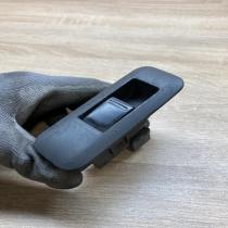 25411 AV600 25411AV600  Electric window control switch Nissan Primera