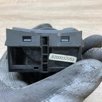 8200032953   Headlight level height control switch Renault Laguna II