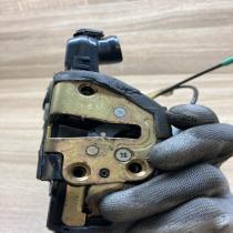 TOYOTA DOOR LOCK   Front door lock Toyota Corolla Verso AR10