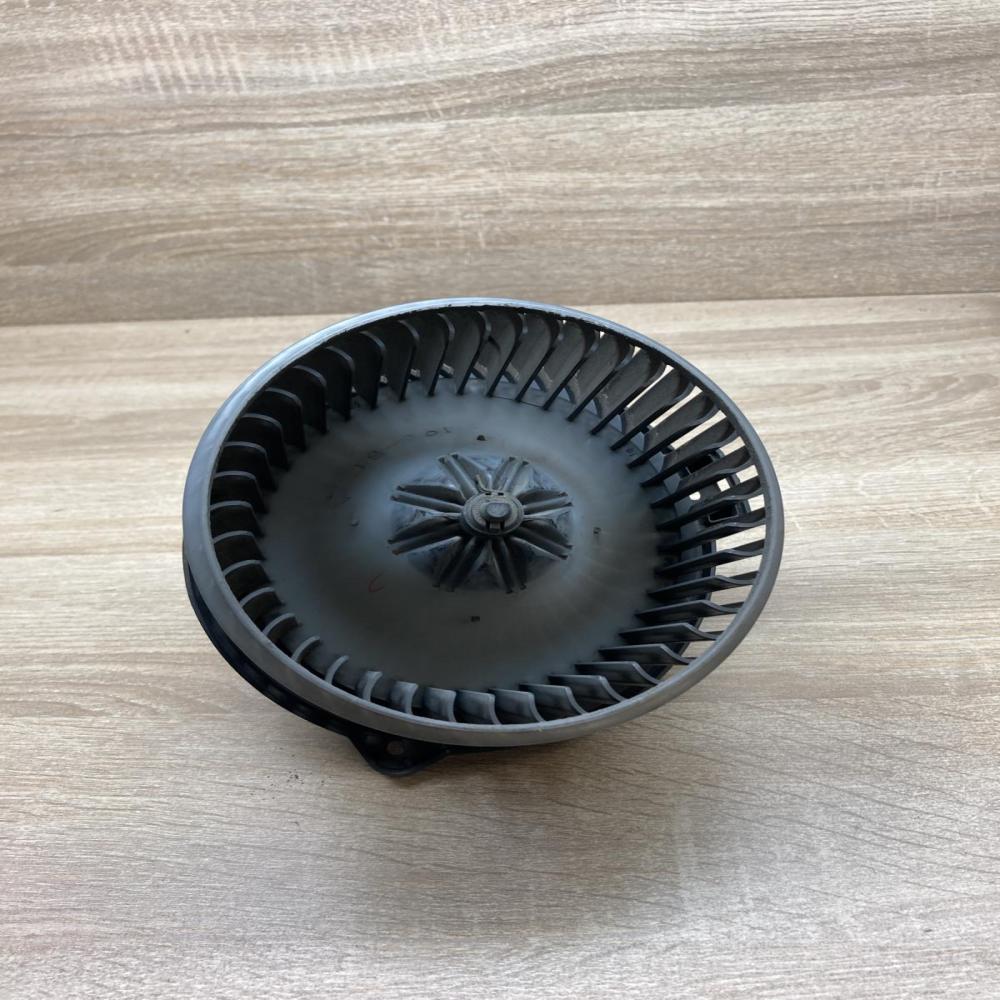 MF016070 0610 0130101601  Heater fan/blower Toyota Corolla E120 E130