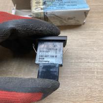 4B0927133B   Traction control (ASR) switch Audi A6 S6 C5 4B